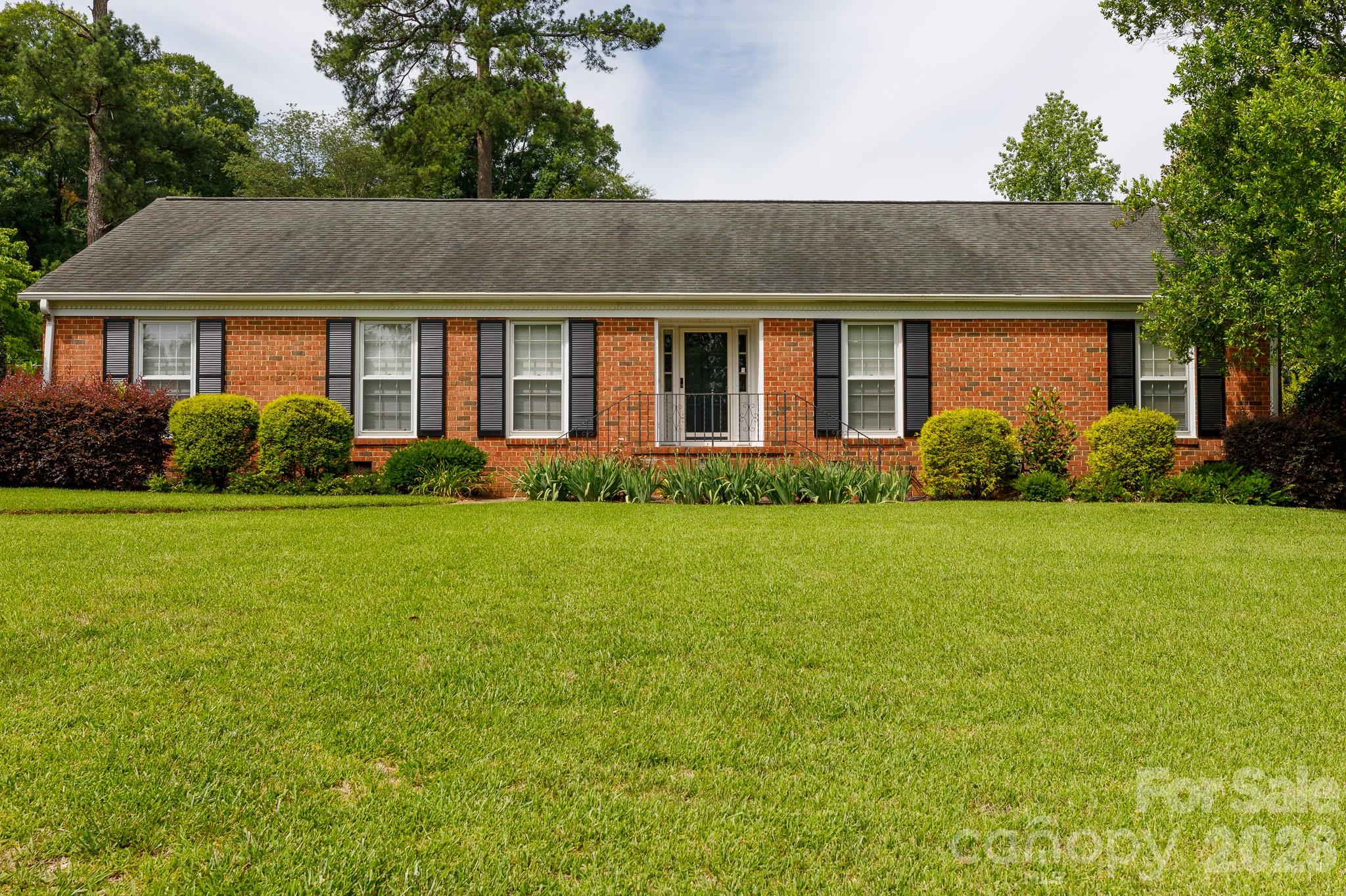 2057 Hempstead Road