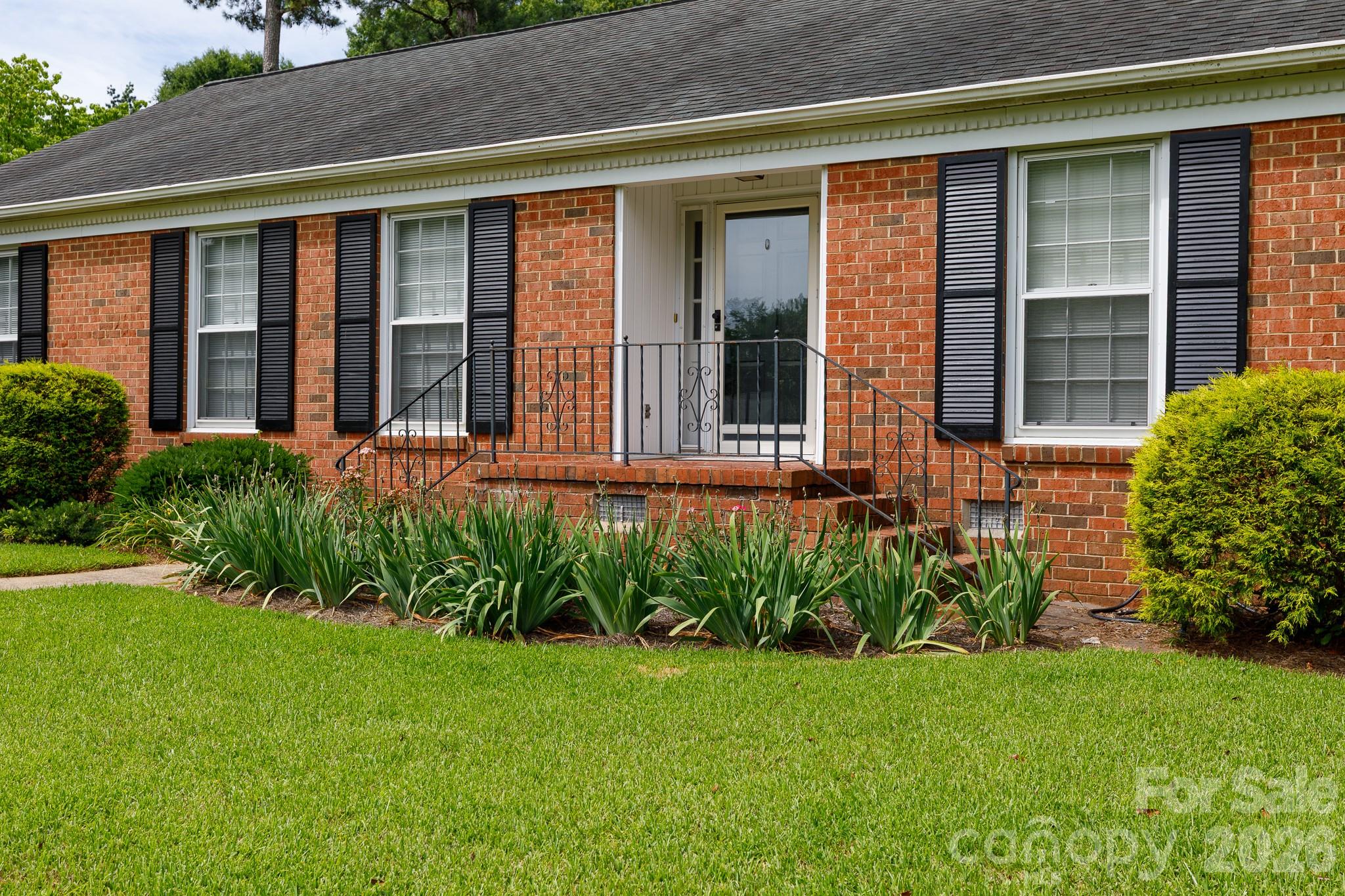 2057 Hempstead Road