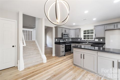 136 Mangum Circle Mooresville NC 28117