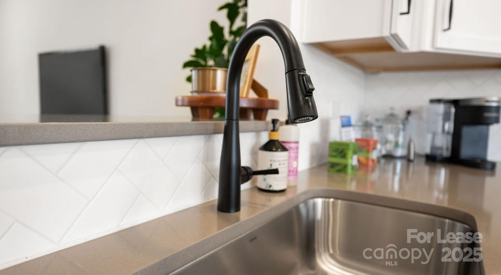 2635 W Trade Street Asher