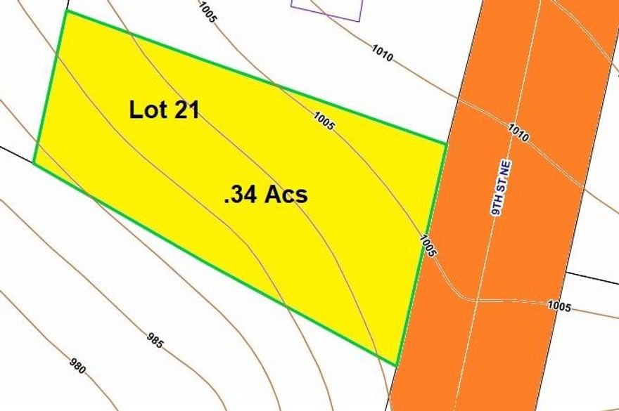 Great Location to build your new home in NE Hickory just off Hwy 127 in Tillmans Run. City Water / Sewer / Natural Gas. Hardwoods and Pine. 1600 minimum for one story. No HOA dues.