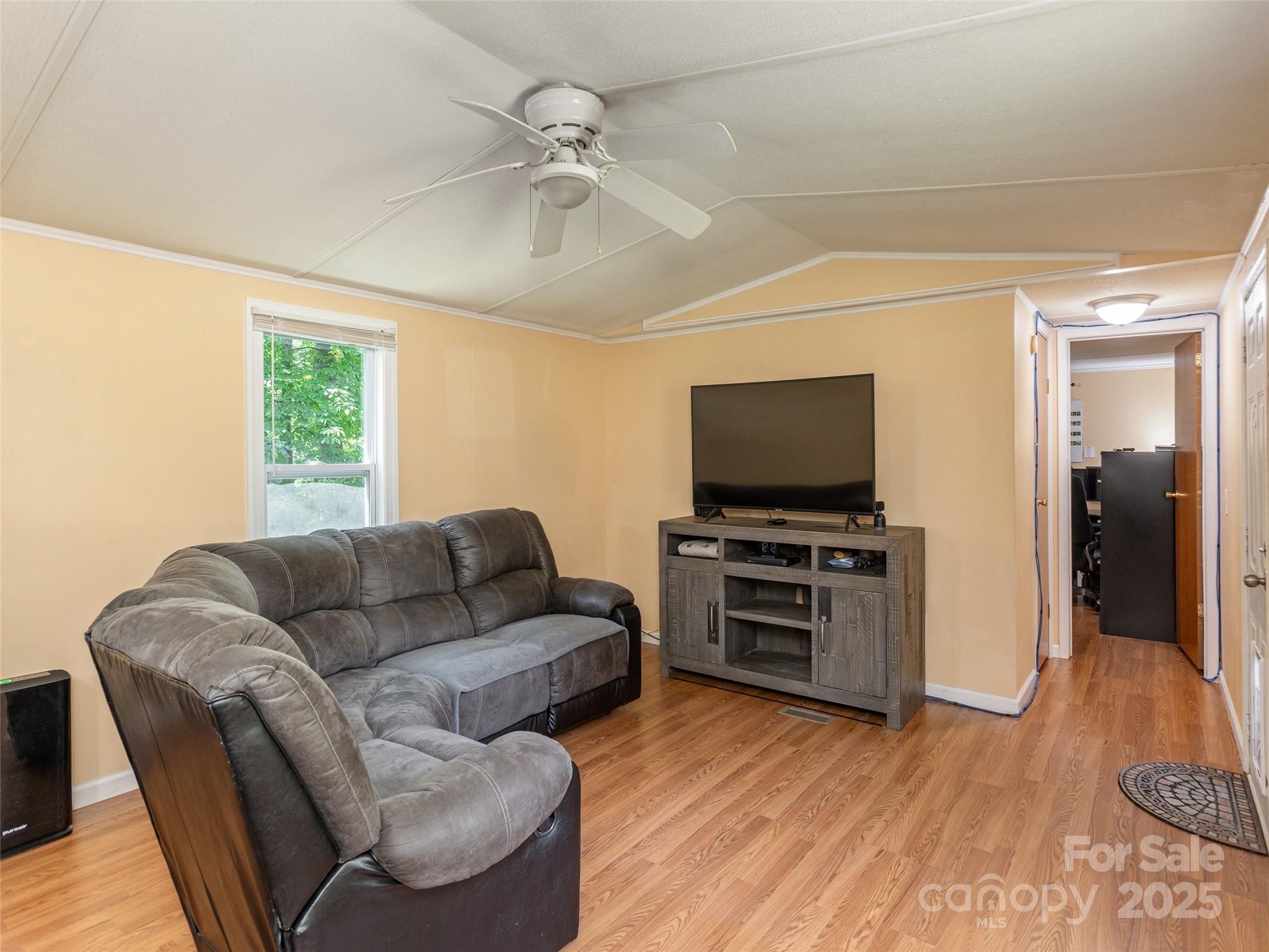 5 Shenandoah Road