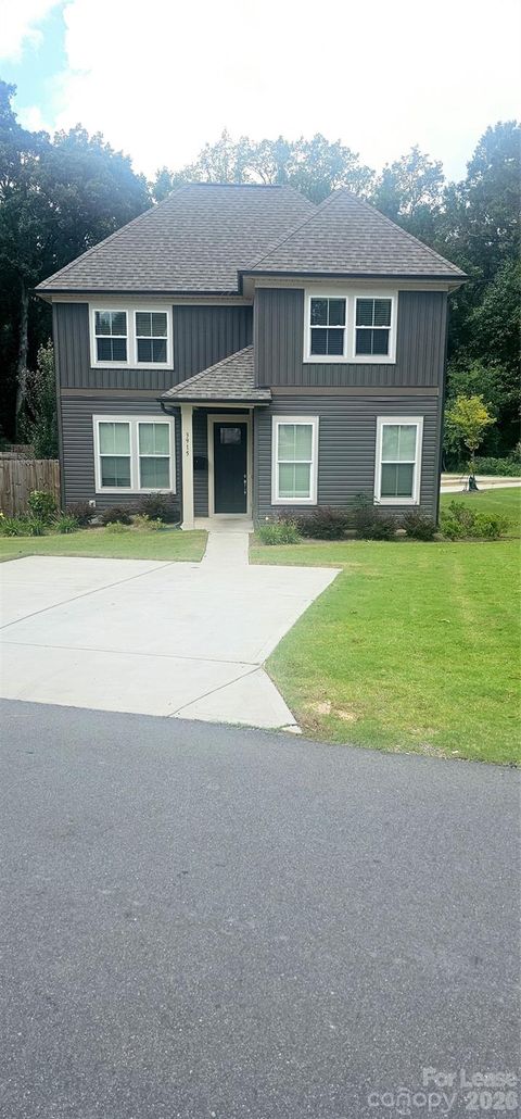 Photo of 3915 Ironwood Street, Charlotte, NC 28206 (MLS # 4377496)