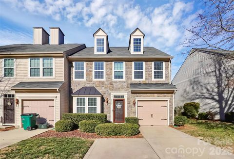 9732 Springholm Drive Charlotte NC 28278