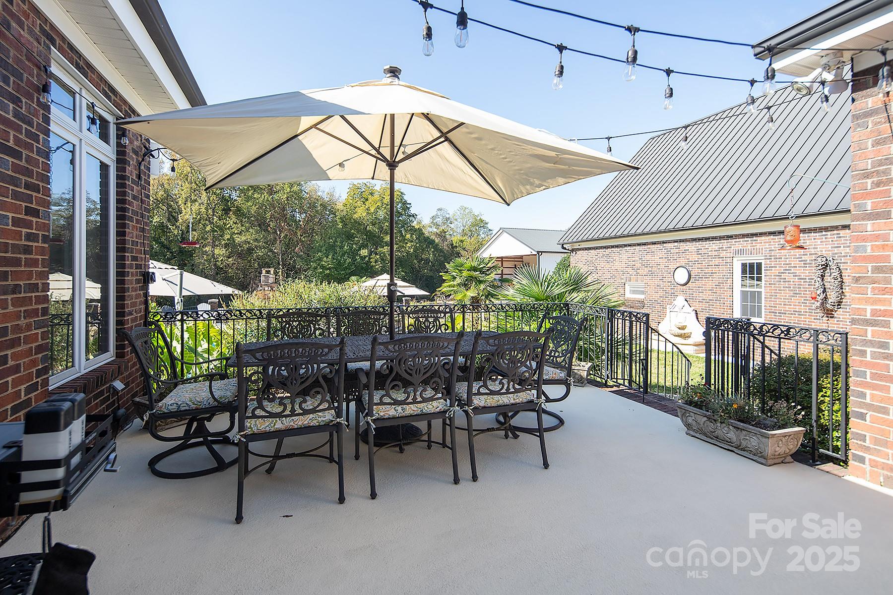 Hawk Hill - Residential