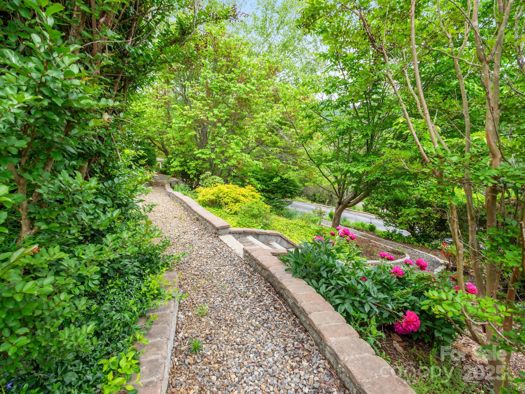 106 Thistle Tree Way