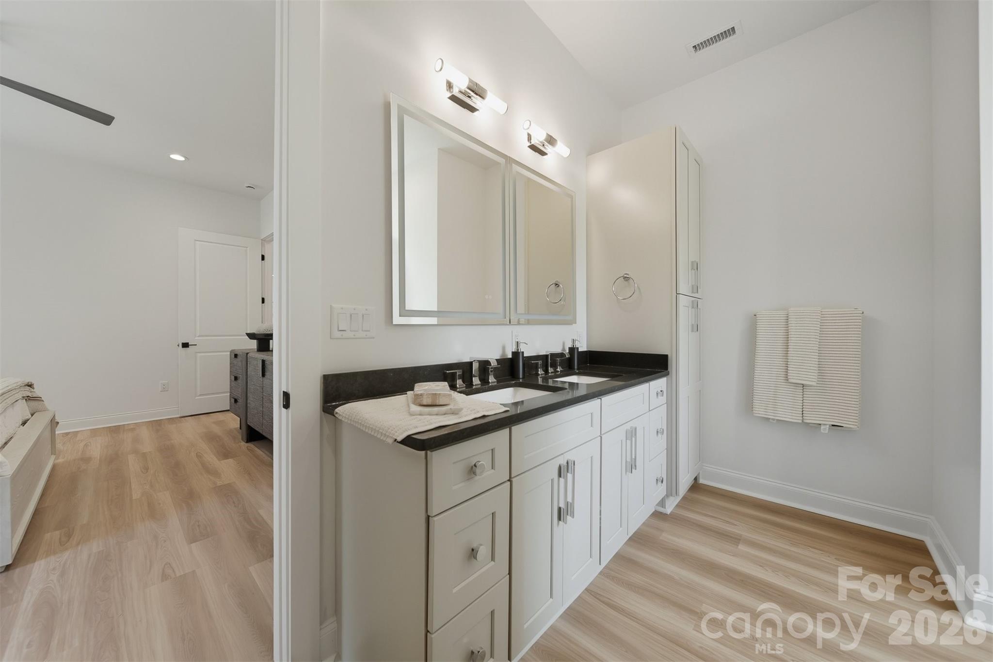 Waterfront Harbor - Residential