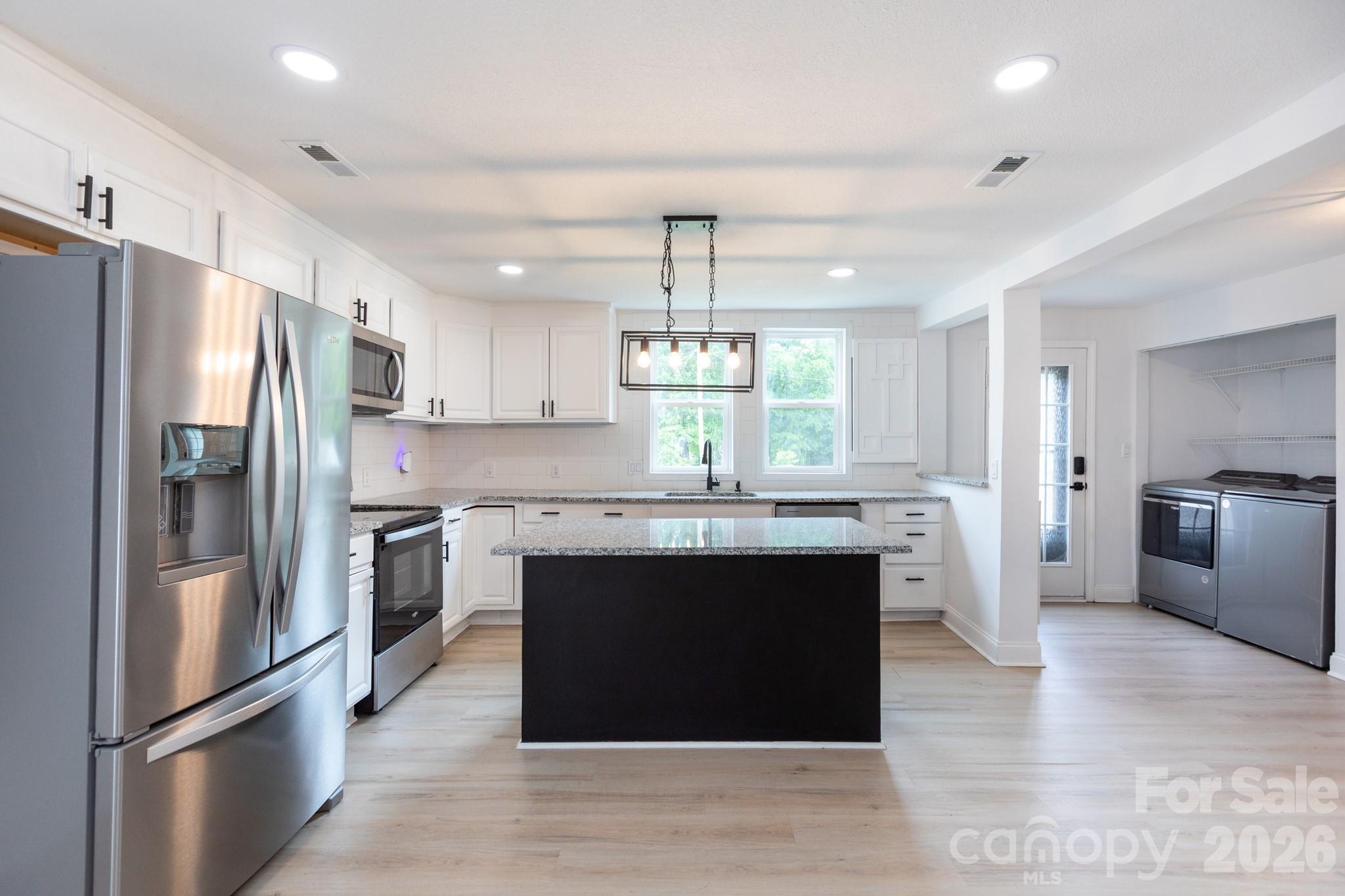 607 Old Charlotte Road SW