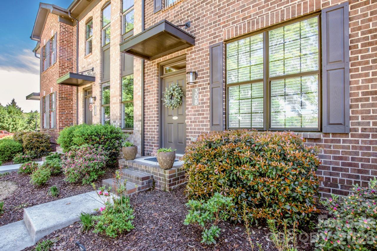 308 Linestowe Drive