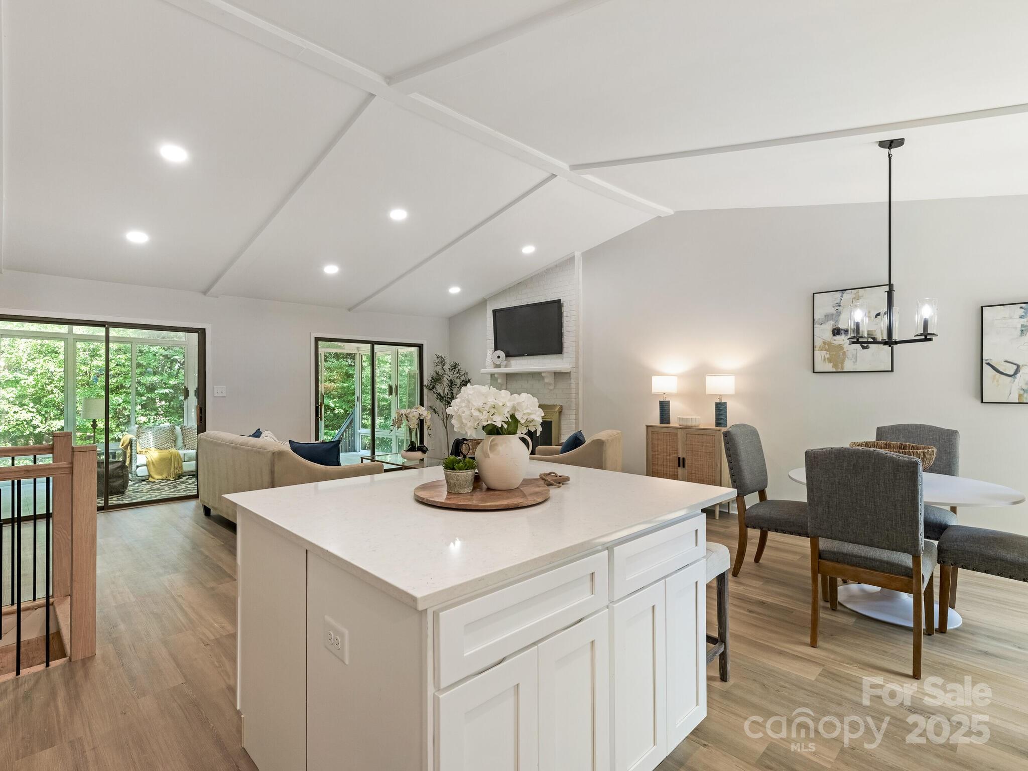 1405 Rinehart Court