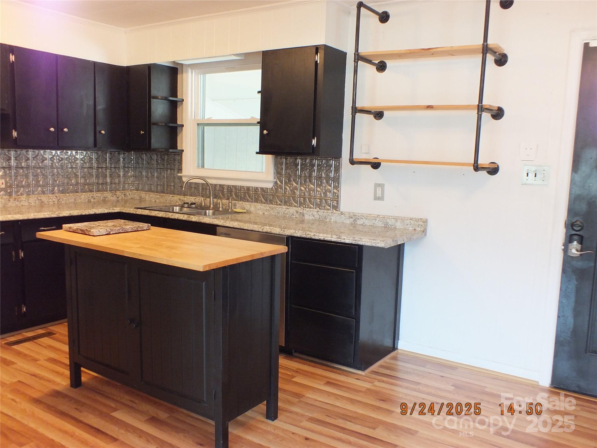 1402 University Drive