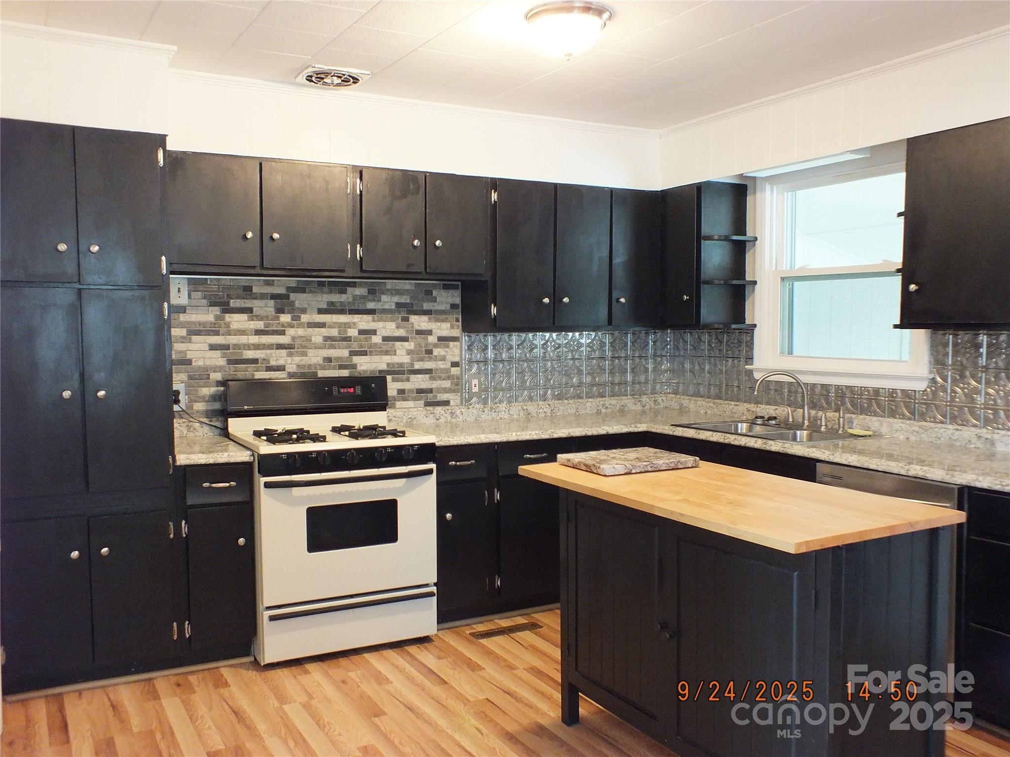 1402 University Drive