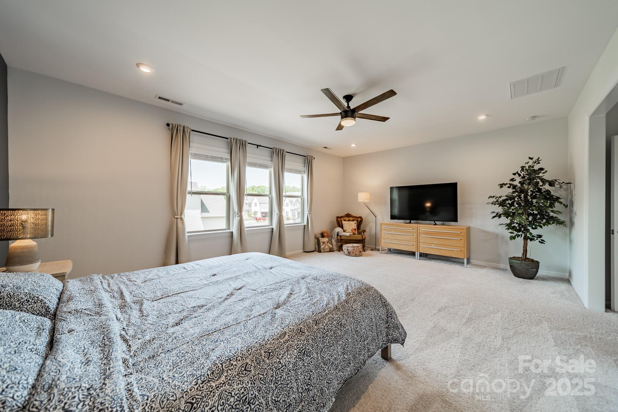 Queensbridge - Residential