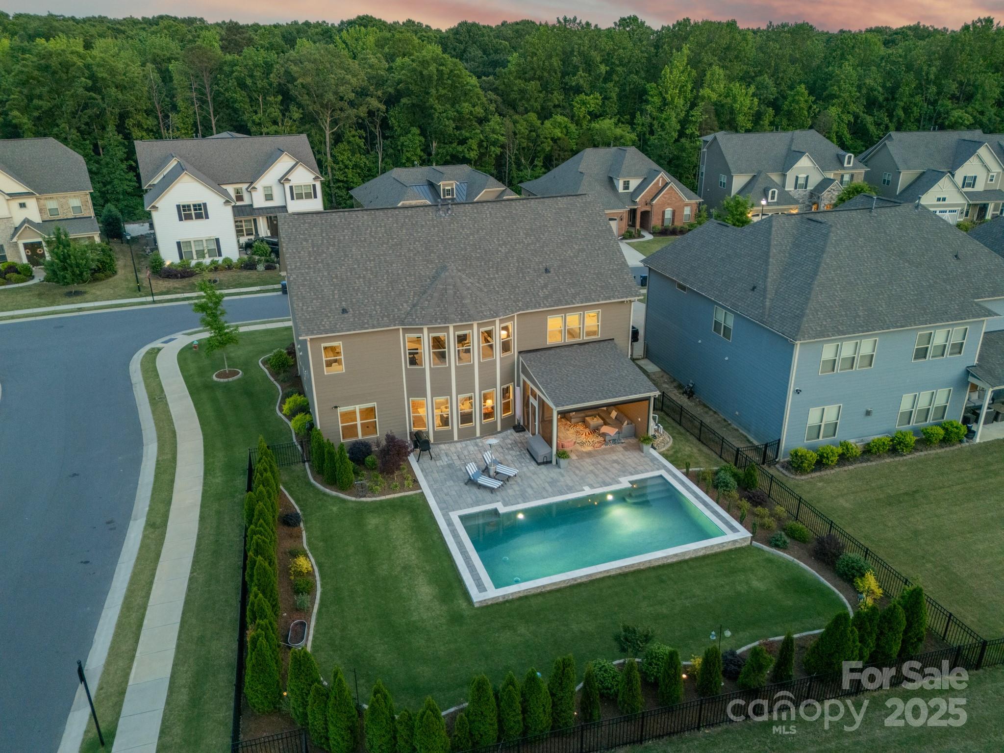 Queensbridge - Residential