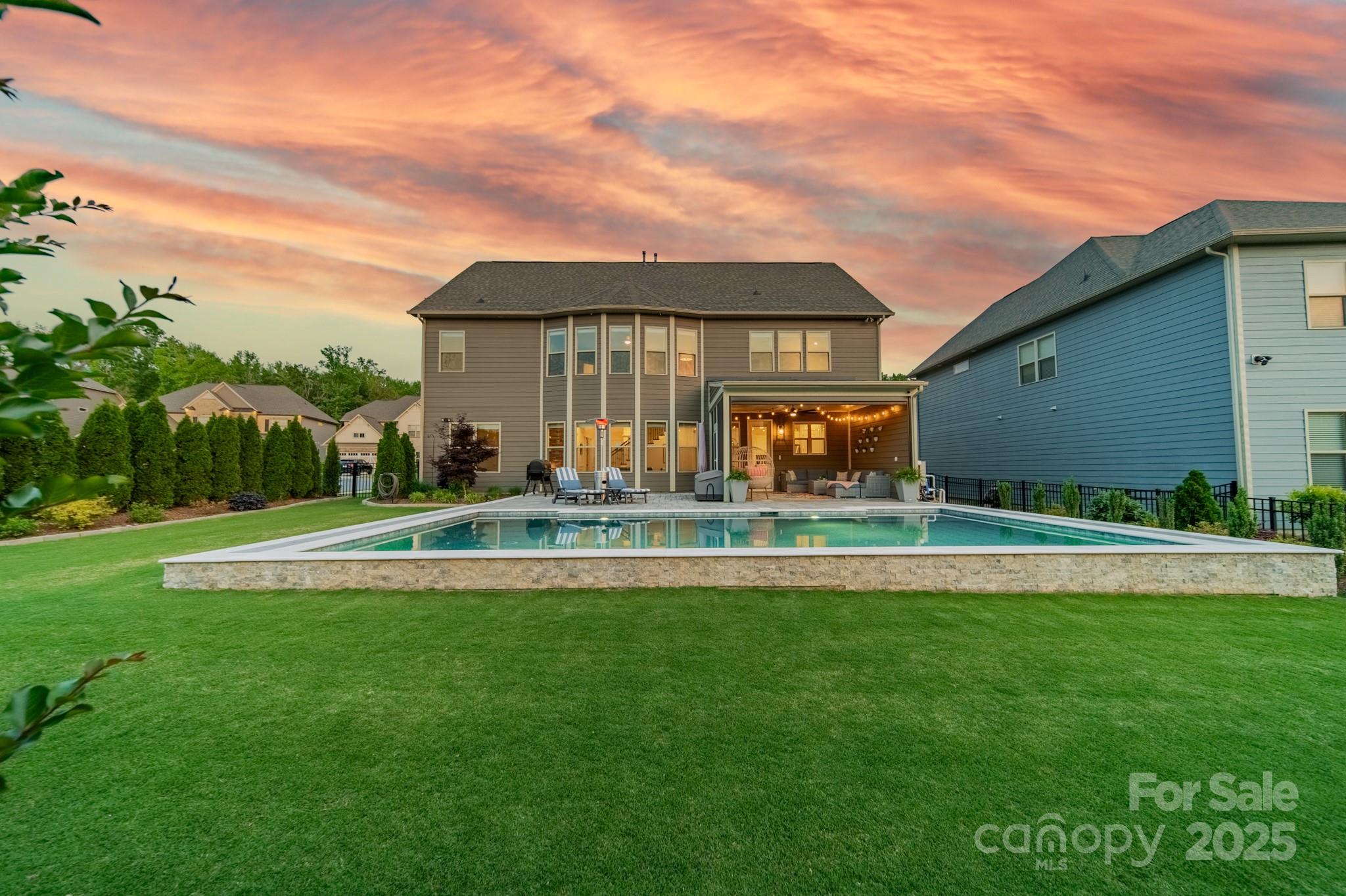 Queensbridge - Residential