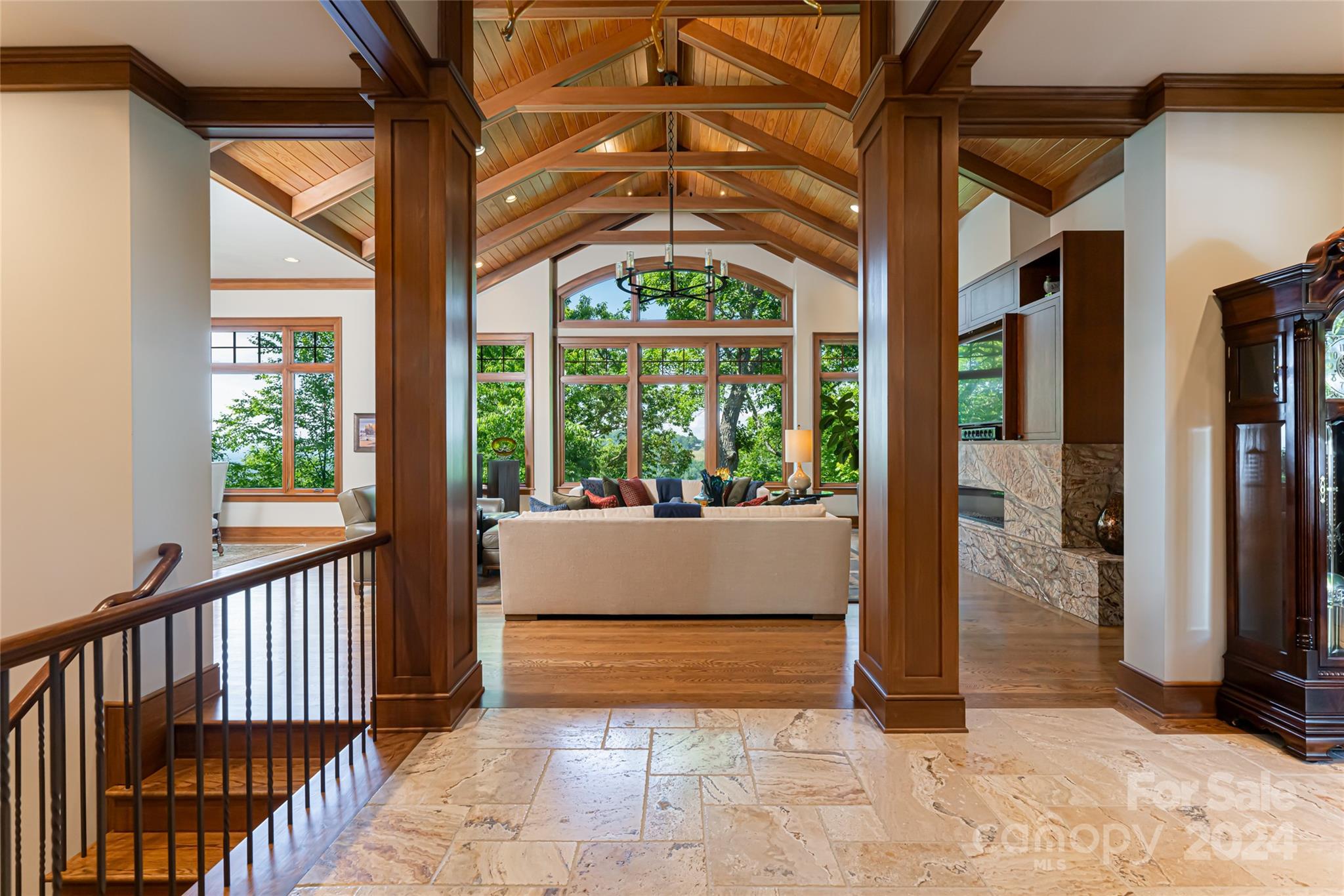 Reynolds Mountain - Residential