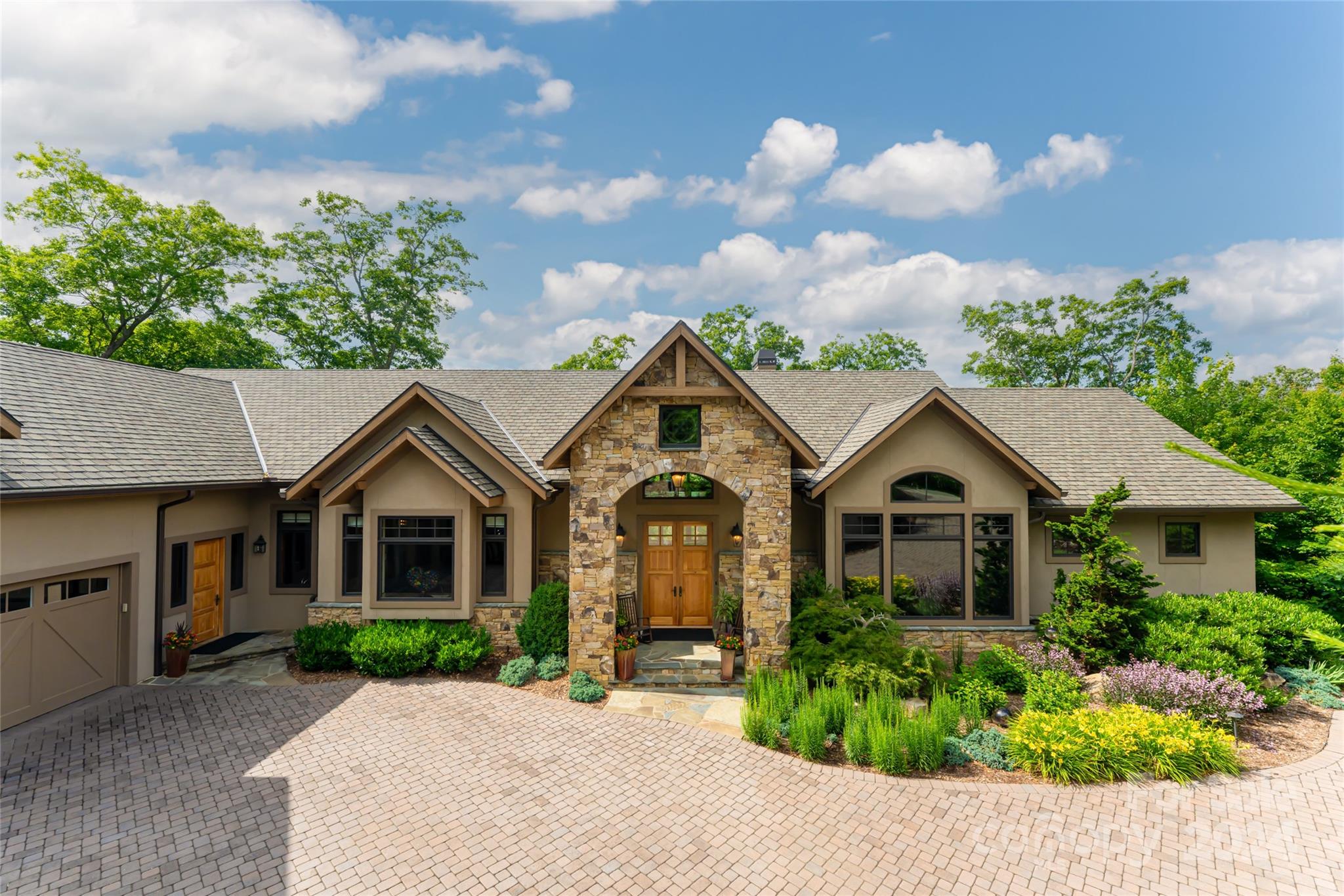 Reynolds Mountain - Residential