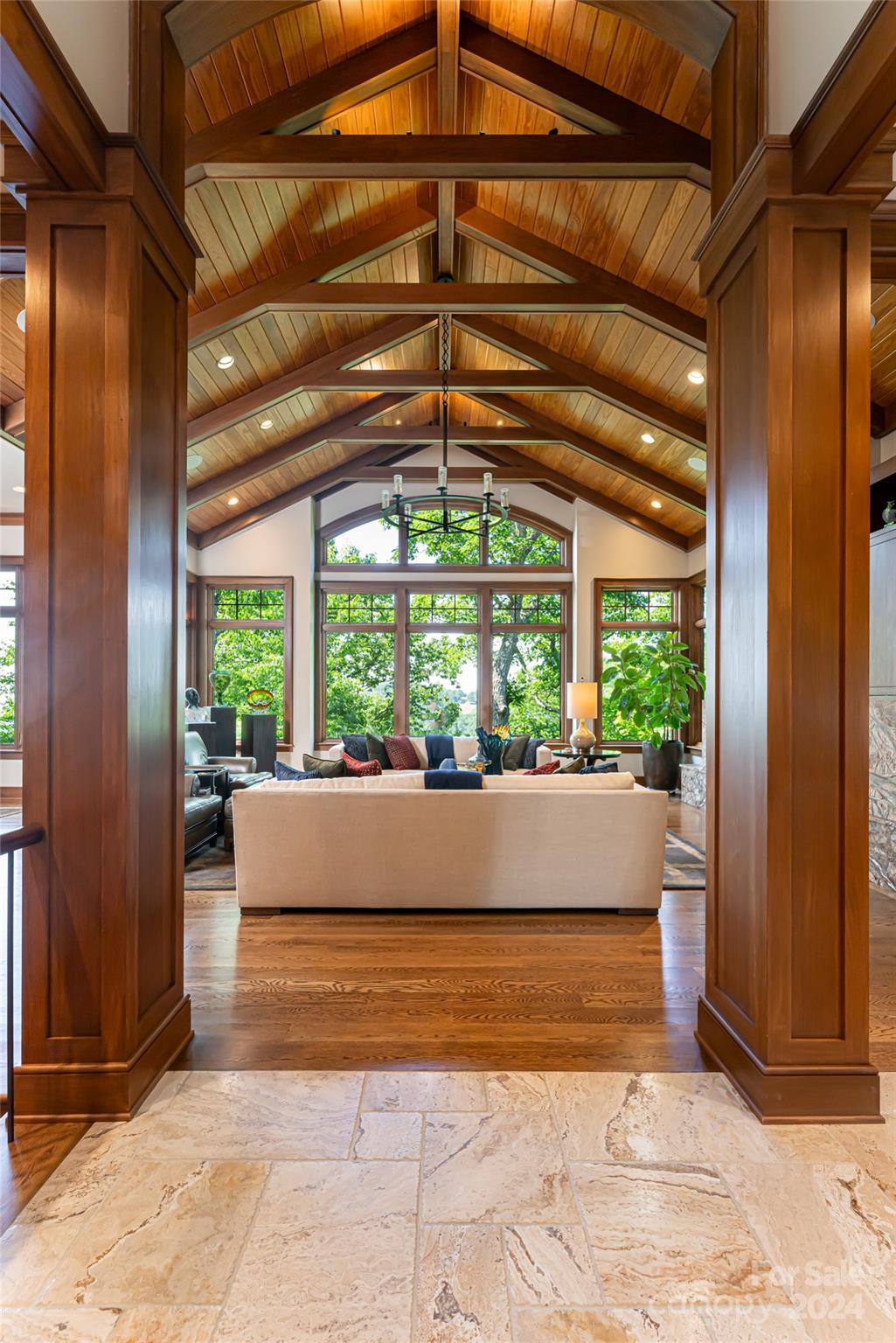 Reynolds Mountain - Residential