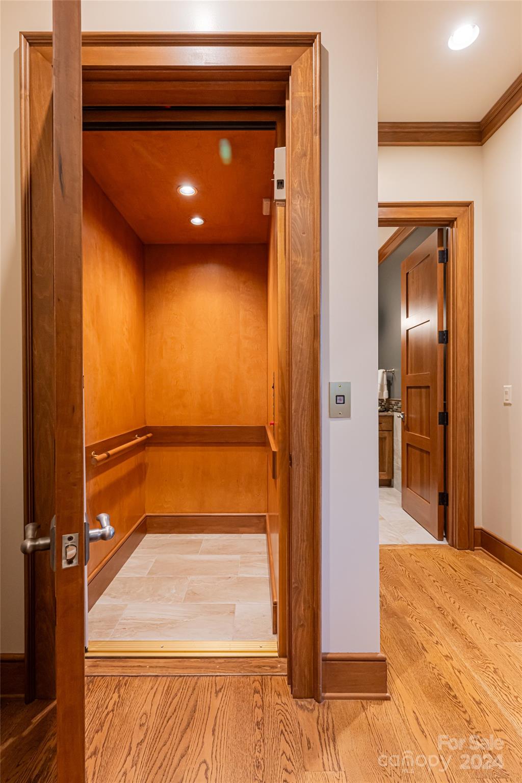 Reynolds Mountain - Residential