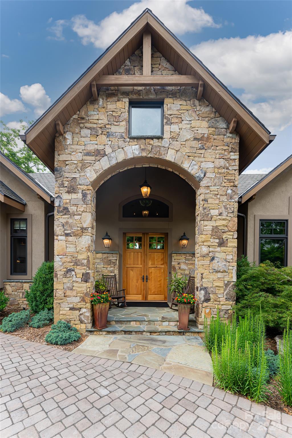 Reynolds Mountain - Residential