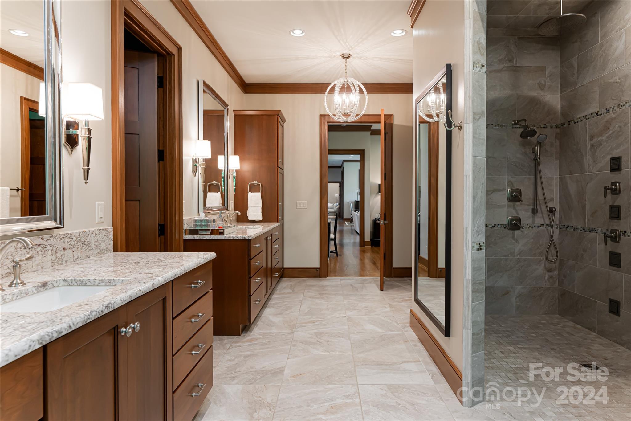 Reynolds Mountain - Residential