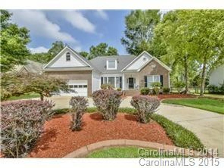 Charming, well maintained, 3BR/2.5BA ranch, bonus room/4BR & new half bath upstairs, landscaped yard, circular drive, fabulous in-ground pool with deep end, pool house, fencing, patio, extensive decking. Inside offers nice hardwood floors & tile in living areas, gas fireplace, foyer, formal DR, split bedroom plan. Located minutes from shopping, Piedmont Medical Center, restaurants & I-77. Add this rare find on your list to see.