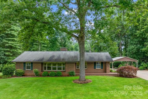 6693 Brevard Road Etowah NC 28729