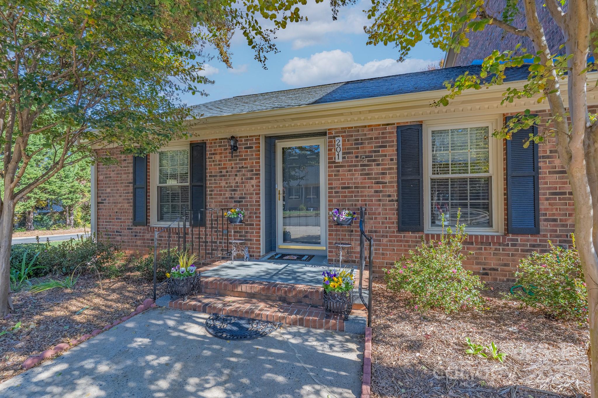 Olde Pointe - Residential