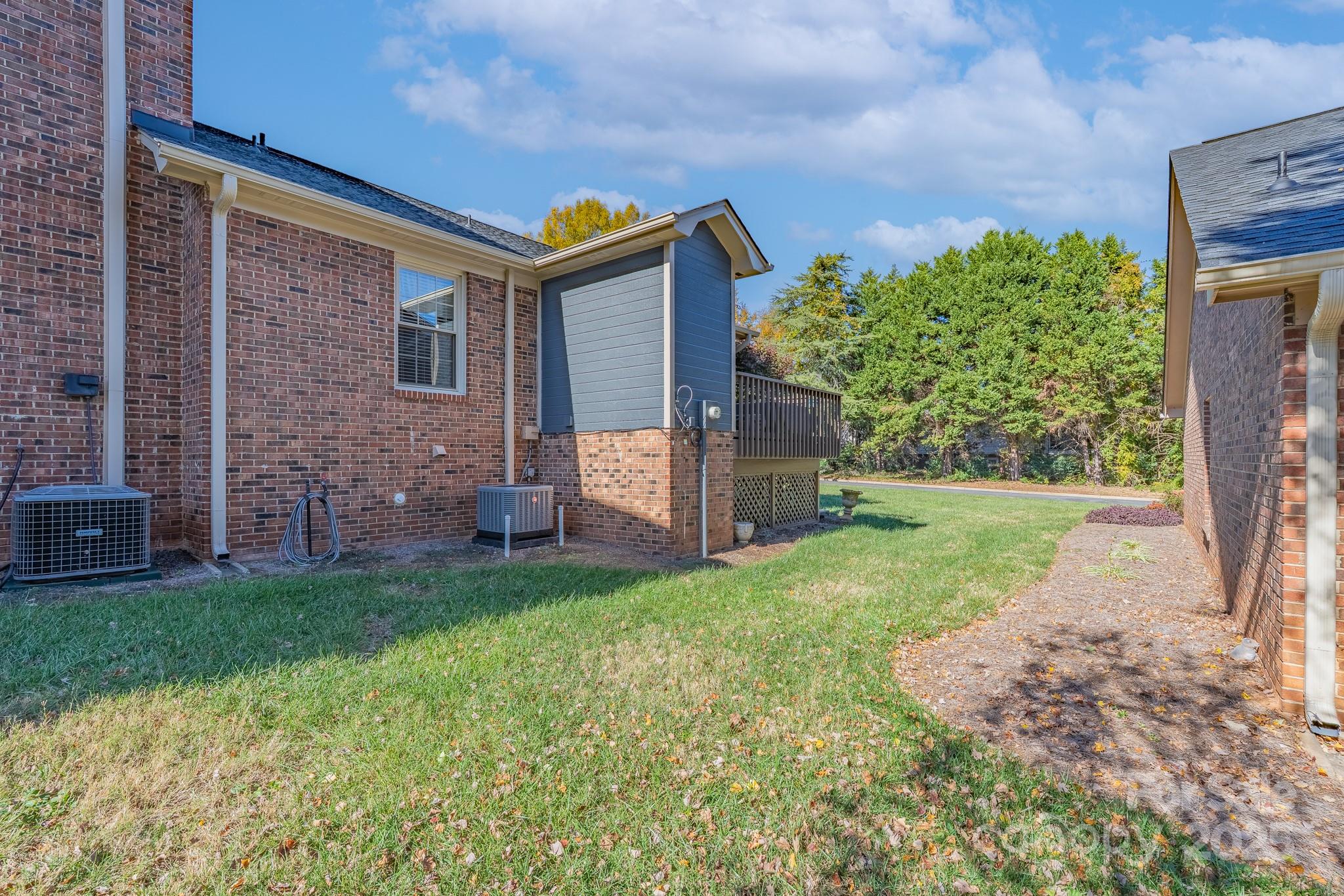 Olde Pointe - Residential