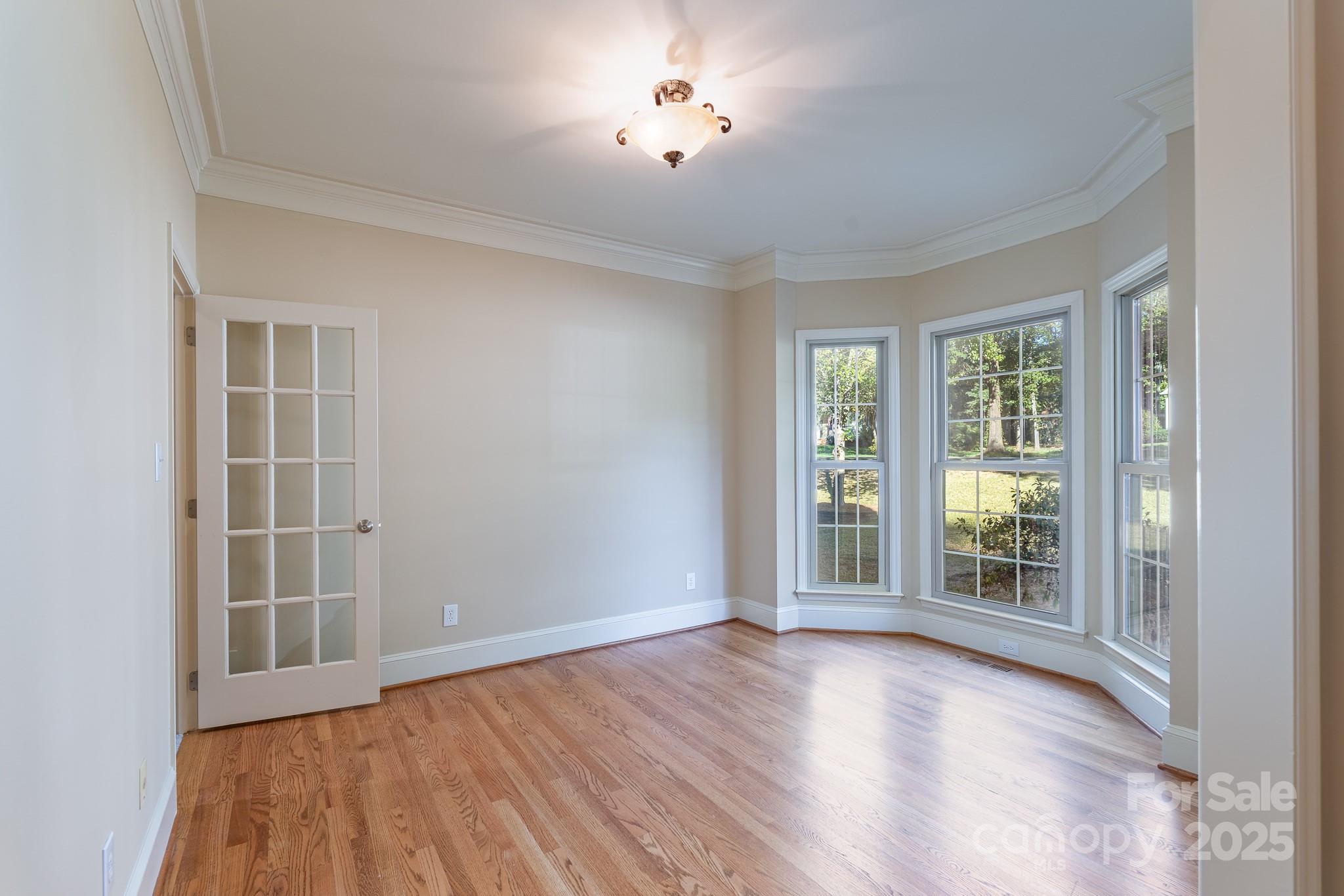 1087 Hummingbird Lane