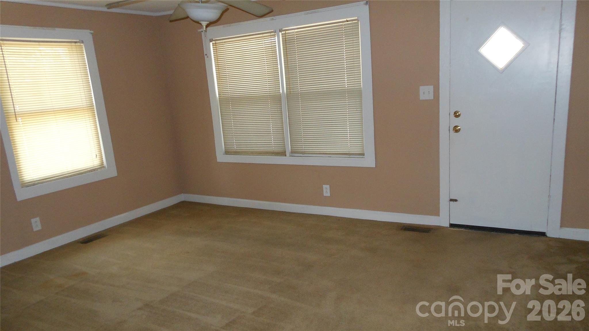 1514 W Walnut Avenue