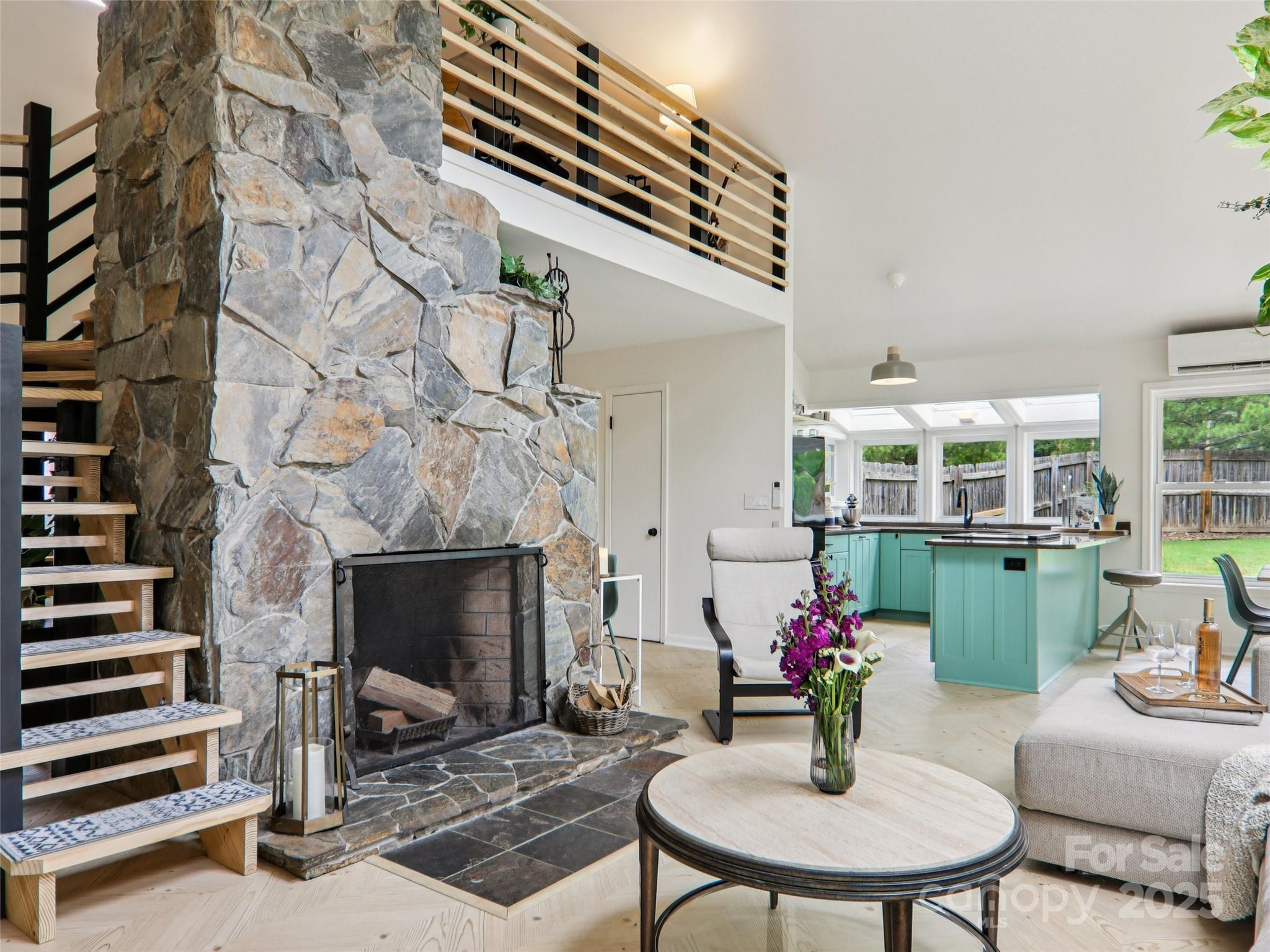 2 Briarwood Drive