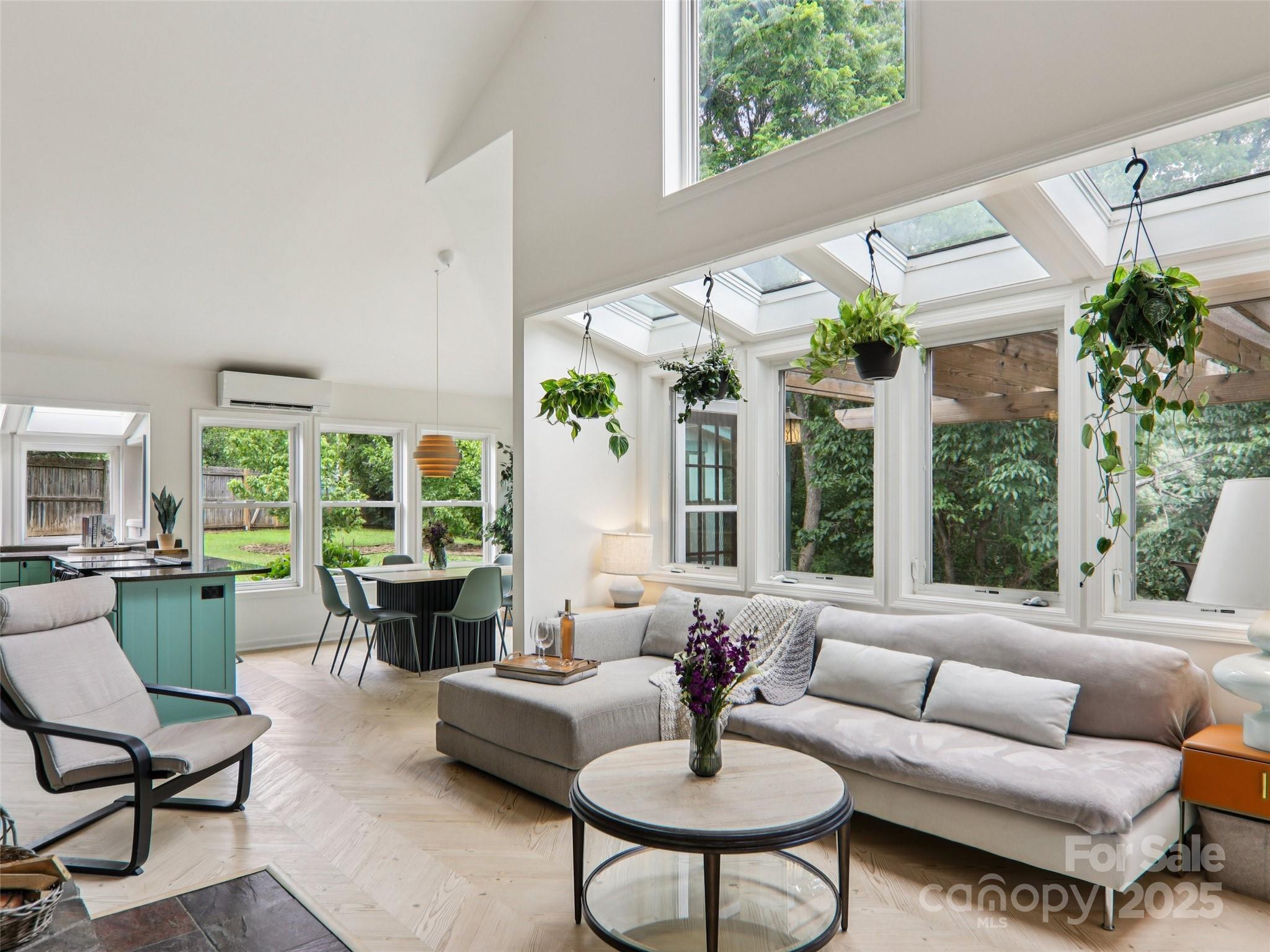 2 Briarwood Drive