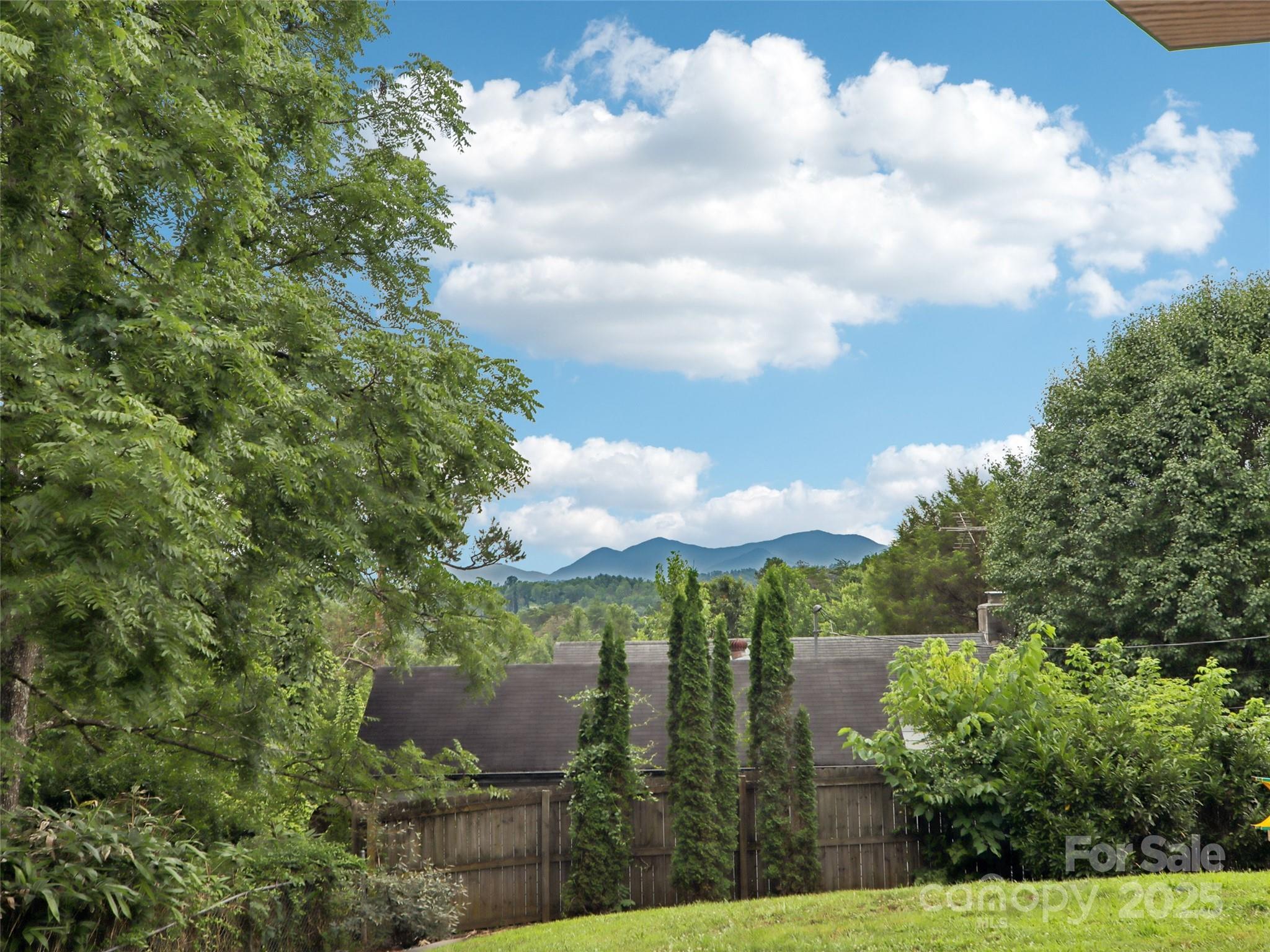 2 Briarwood Drive