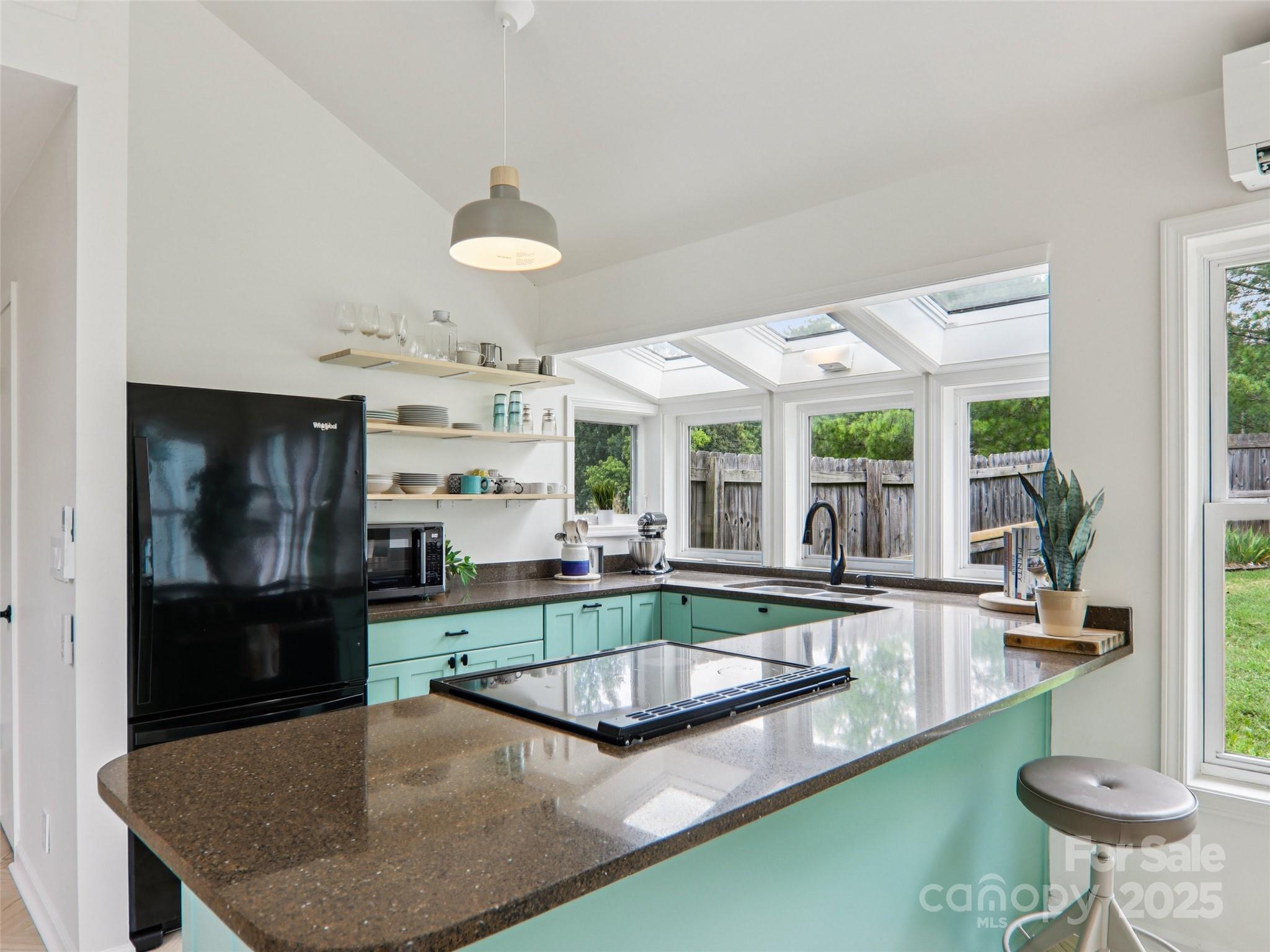 2 Briarwood Drive