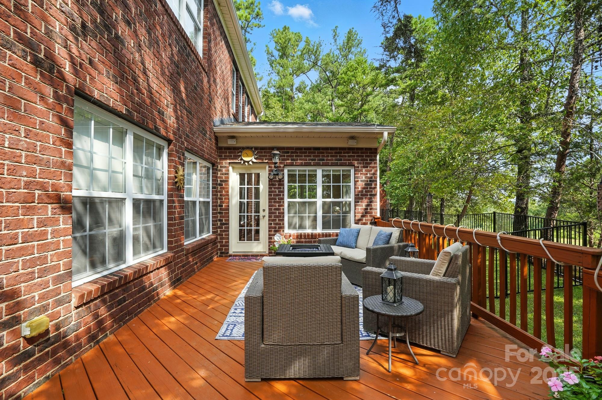 Lake Shore - Residential