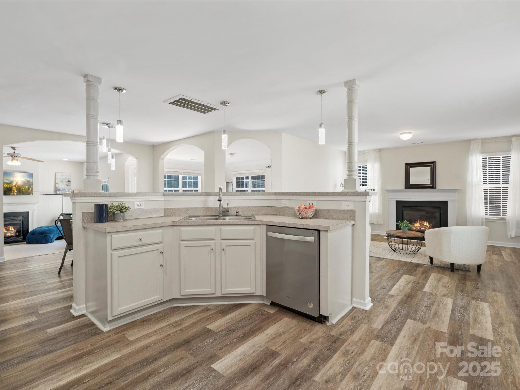 Sandy Pointe - Residential