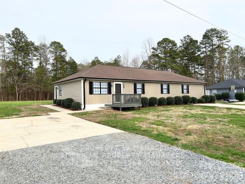 Photo of 309 Rustic Road, Mooresville, NC 28115 (MLS # 4371104)
