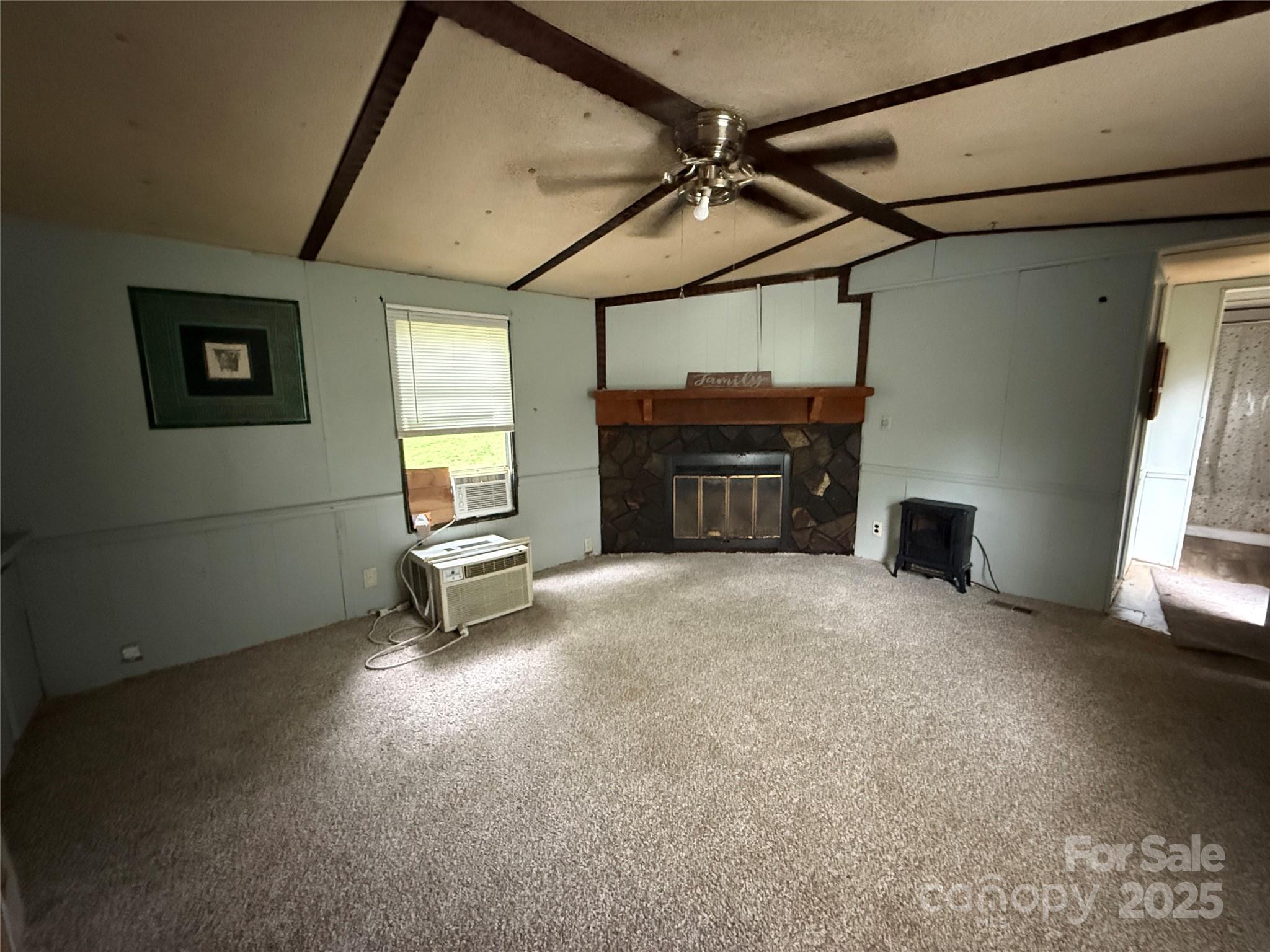 MOSS CREEK - Residential