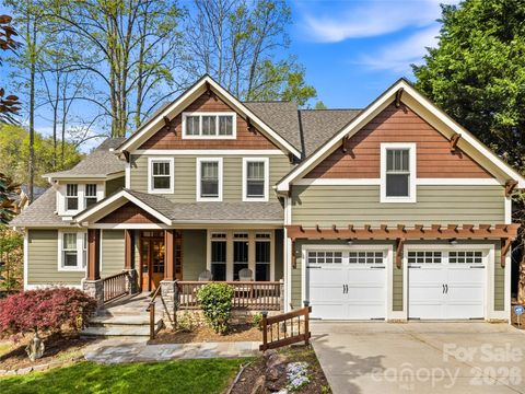 Photo of 61 Village Pointe Lane, Asheville, NC 28803 (MLS # 4367840)