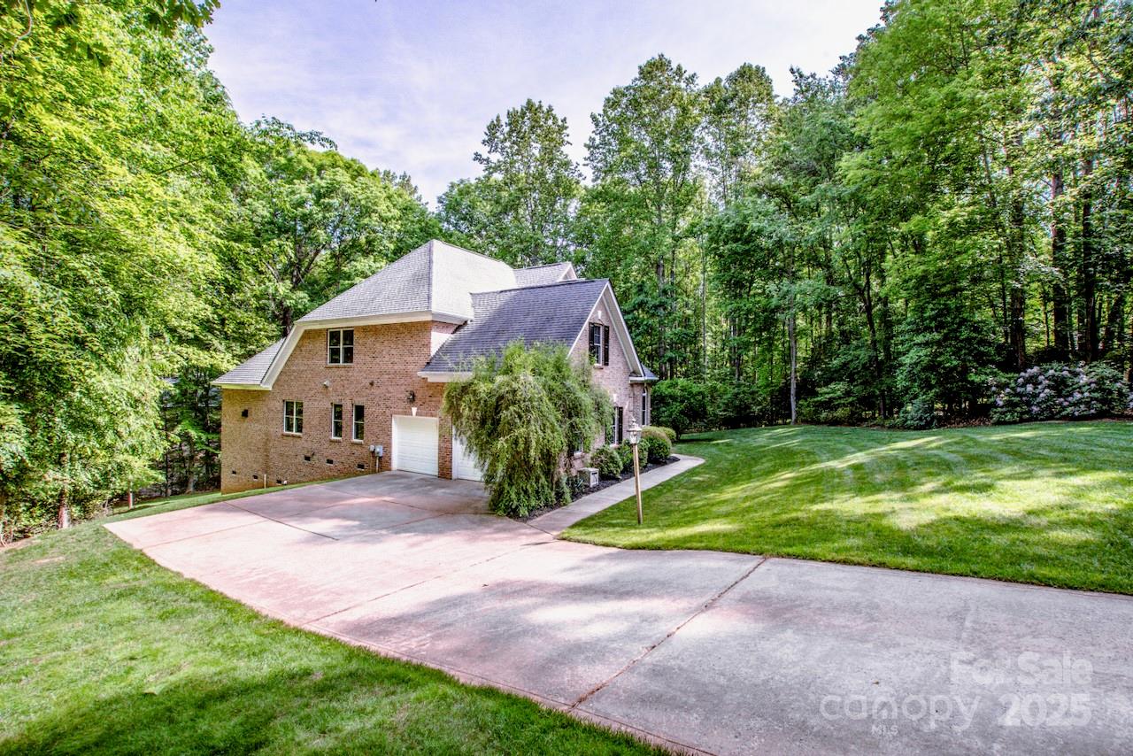 112 Eagle Chase Lane