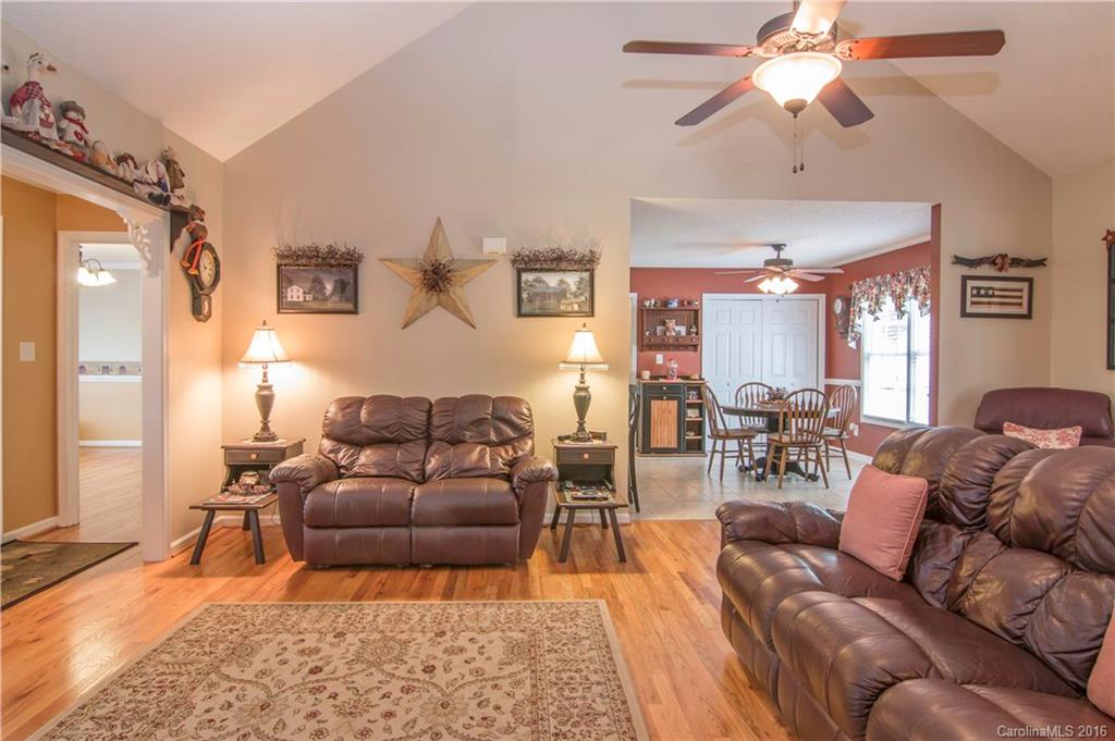 Eagle Glen - Residential