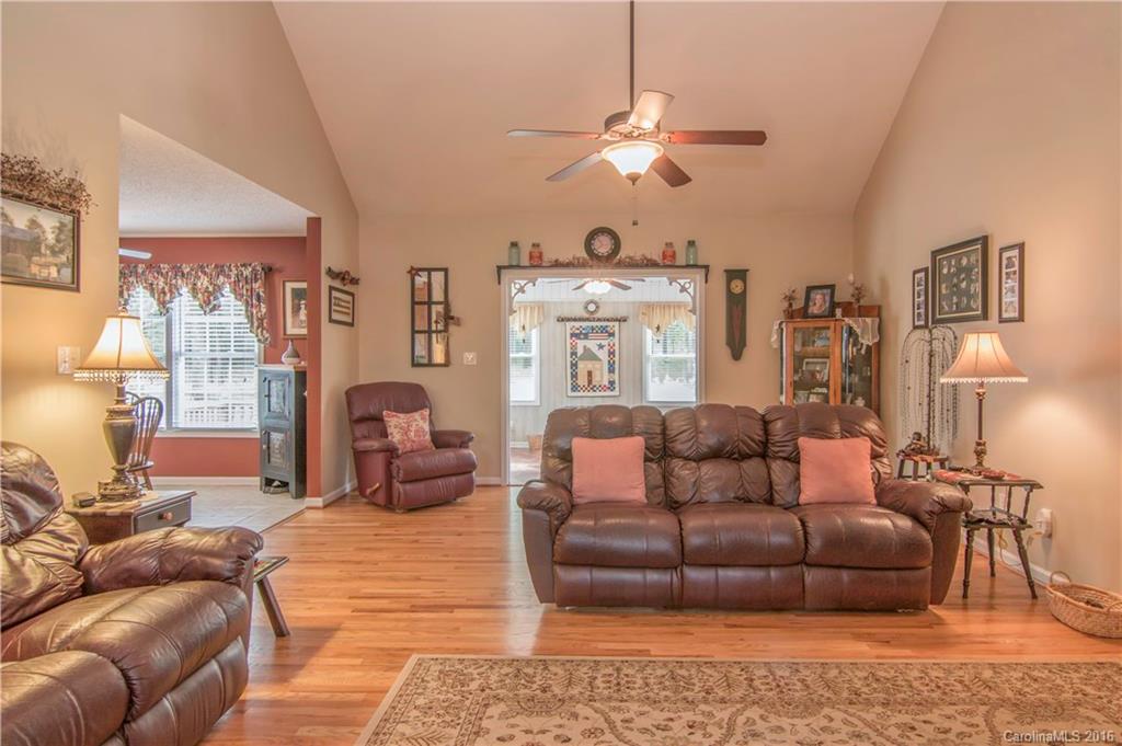 Eagle Glen - Residential