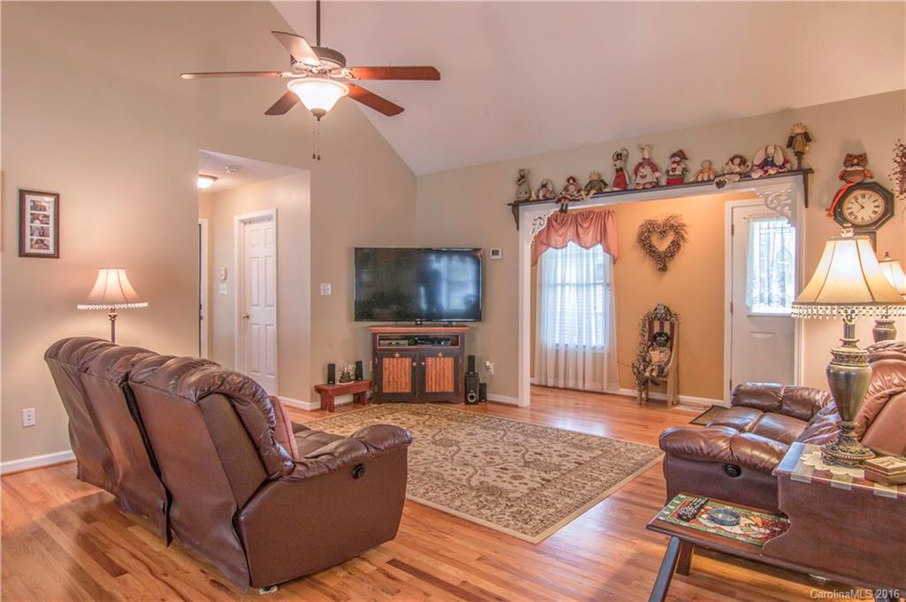 Eagle Glen - Residential