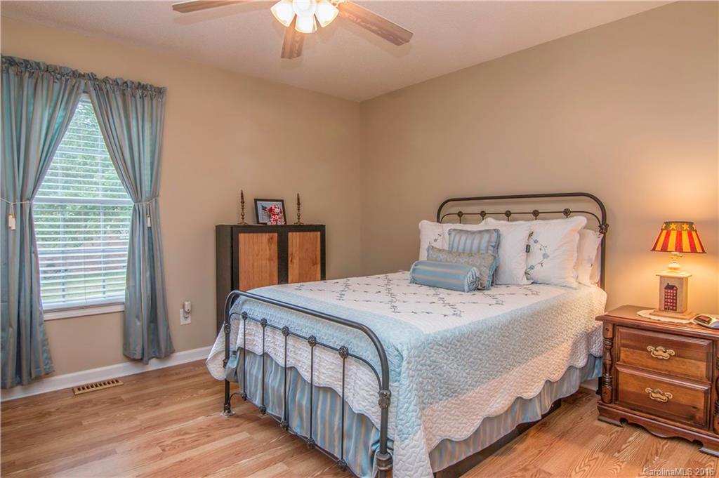 Eagle Glen - Residential