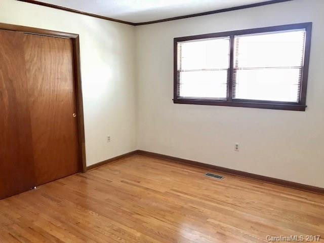 Royal Pines - Residential