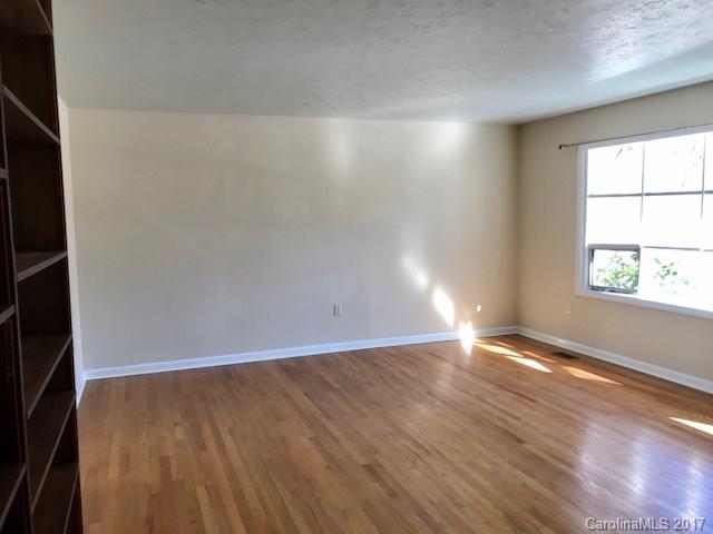 Royal Pines - Residential