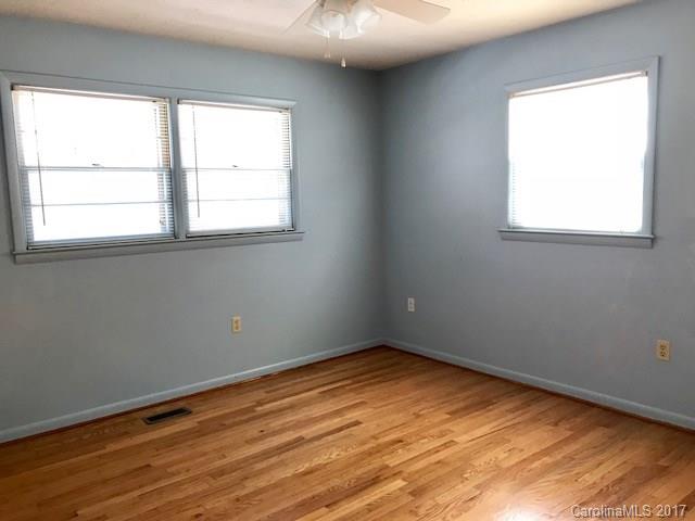 Royal Pines - Residential