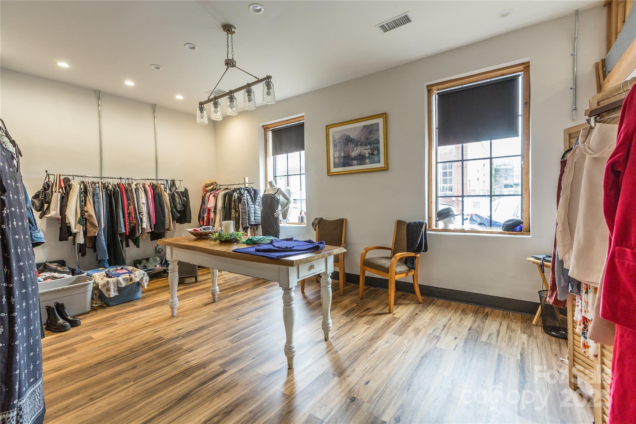 132 W Court Street W