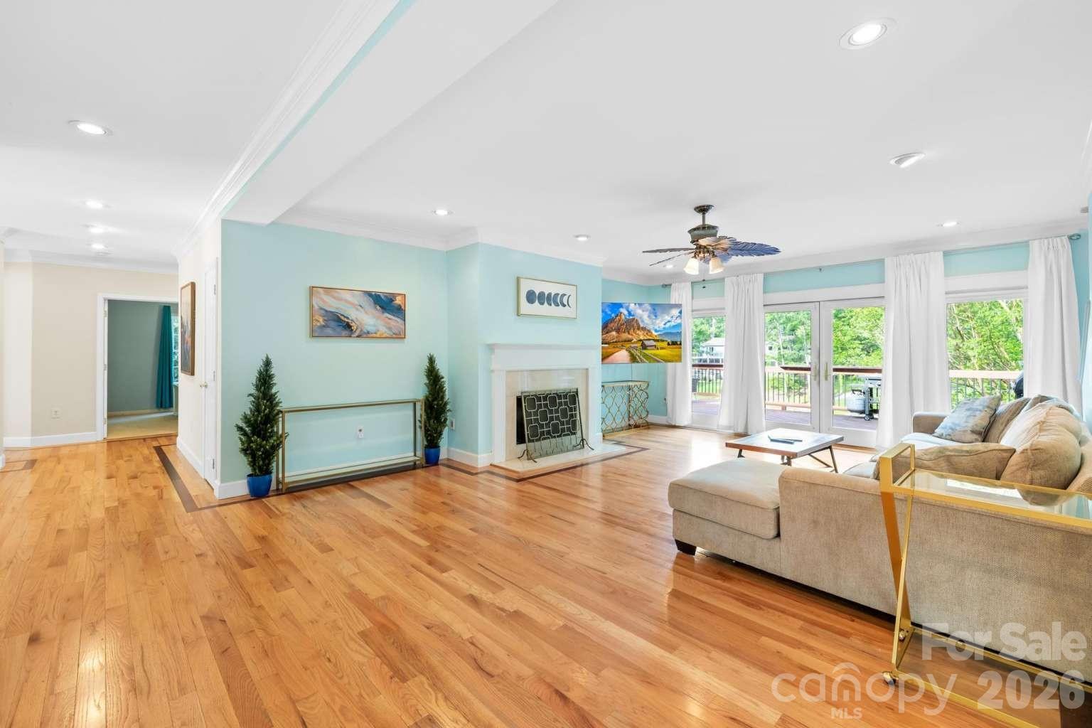 4120 Lake Shore Road S